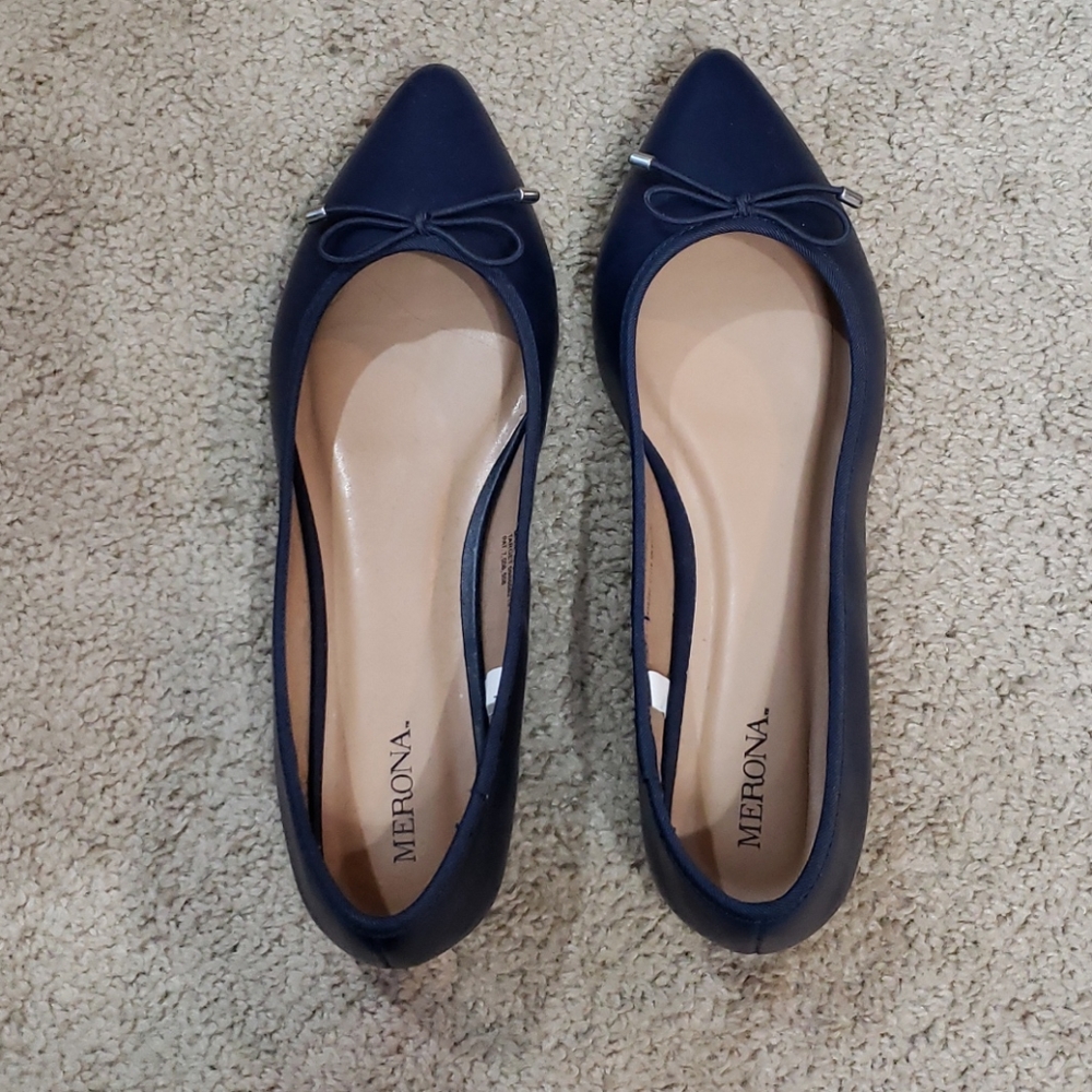 Shoes - Picture 3 of 4